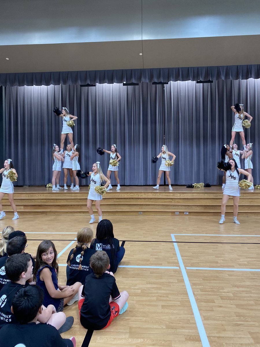 Mrs_Molinos's tweet photo. 3rd-5th Pep Rally @campbellcubs #ACEcubs https://t.co/8MEZgUN1sa