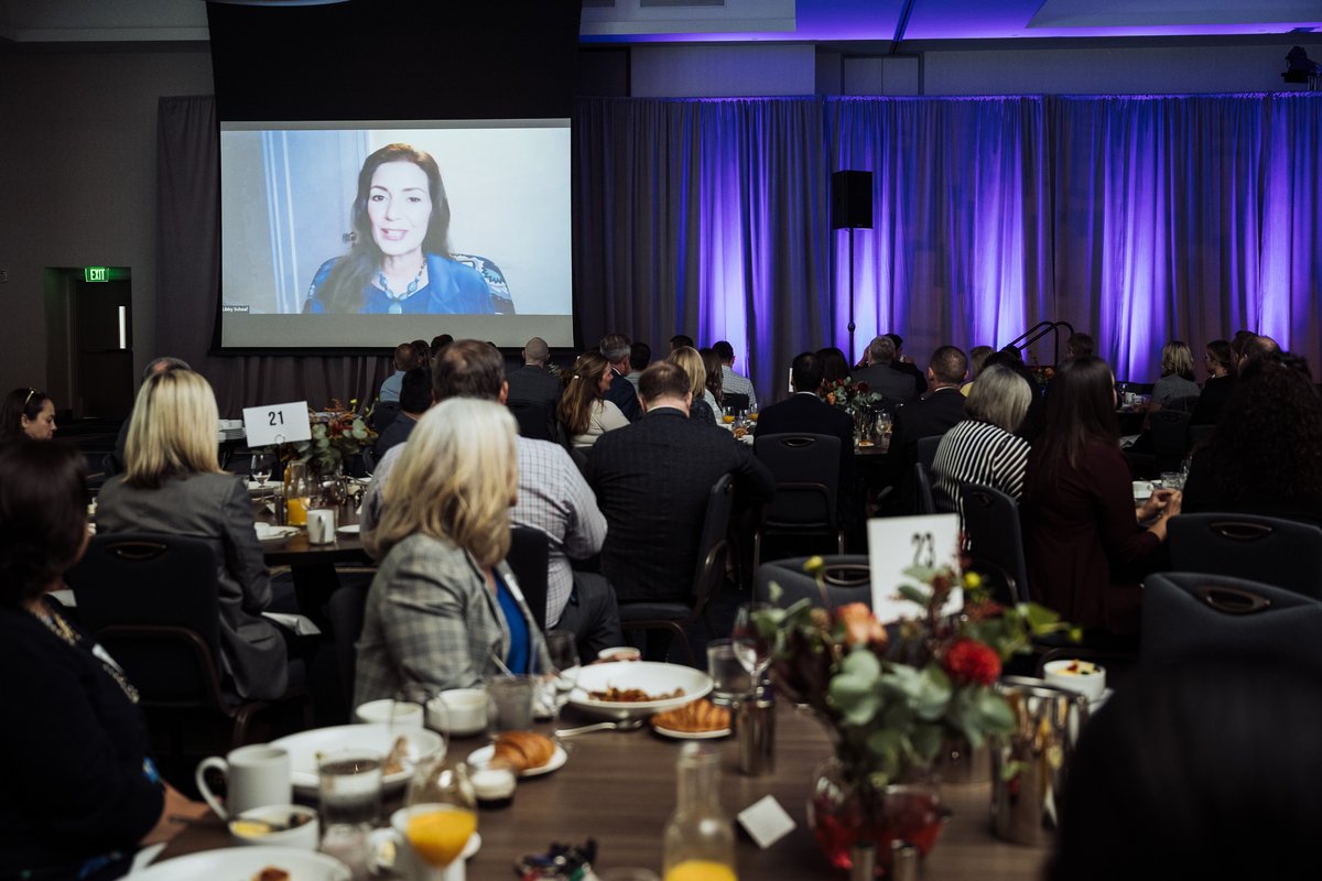 GreaterPDX's tweet photo. Thank you to everyone who attended our annual Economic Summit yesterday! We heard how @Oakland Mayor @LibbySchaaf is tackling some of our shared challenges, and awarded our Greater Portland Champion Award to @GreshamMayor Travis Stovall. It was great to see everyone!
#GPIsummit https://t.co/0gzB1rxvub