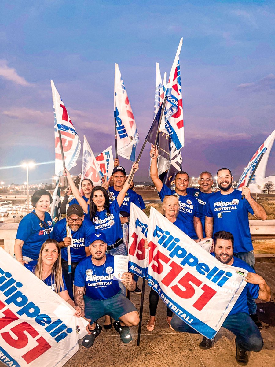 DoFilippelli's tweet photo. Nossas equipes estão nas ruas, com alegria e disposição para buscar votos. Toda cidade tem equipe do candidato Filippelli em campanha. Isso é bom e muito bonito. Vamos em frente! A campanha é um sucesso e o dia da eleição está chegando. Para deputado distrital é Filippelli 15151. https://t.co/HOzb79XazG