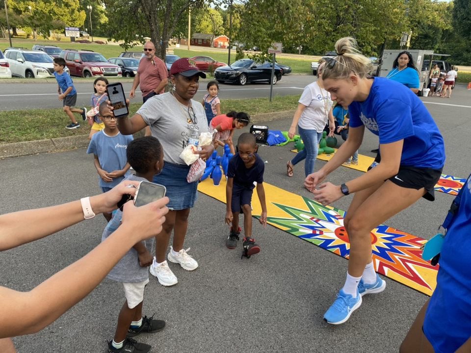 MT_Volleyball's tweet photo. Had some fun with the @BradleyBobcats at the Math and Literacy Bobcat Sports Jam tonight!

#BLUEnited | #TrueBlue https://t.co/z15r2a4XSN