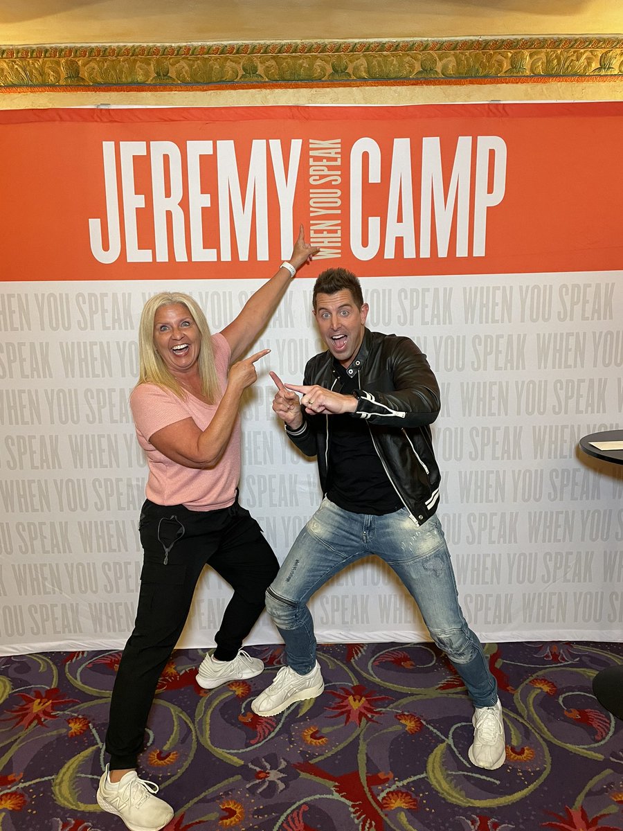 JudyWatkins_7's tweet photo. @jeremycamp loves Browns country and we love him! https://t.co/5xcttKfzUJ