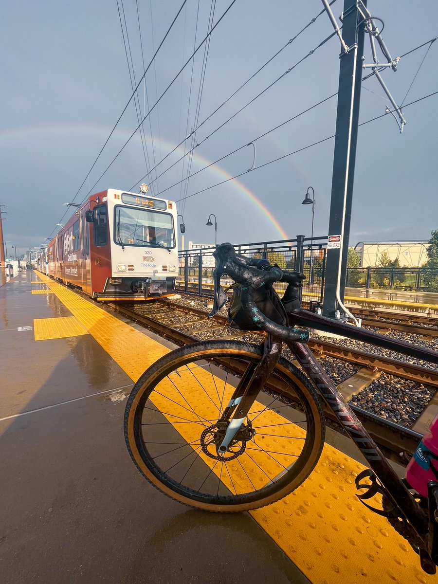BikeThisCity's tweet photo. This Thursday’s burrito ride is out in Golden so of course I biked to the W line! I can see why you love this line @J_M_Warren 😍#biketotransit https://t.co/76J7tD0Ux7