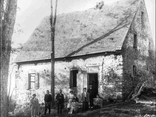 Are you a descendant of Mennonites in Lancaster County? Or, are you curious about Mennonites &amp; interrelated communities?  Our Collections Building has tens of thousands of archives to help you understand your connection to Mennonites. Start here: mennonitelife.org/research/