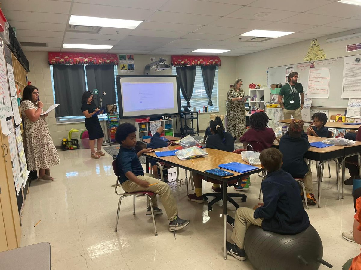 crystalmayer07's tweet photo. A huge shout out to @ElementaryHardy, Mr. Yonce, and @davis_hillery for opening their practice to the MidTown ELA coaches today! It was a wonderful day of learning in @hcsmidtown @hamcoschools https://t.co/KhlTVckQqq
