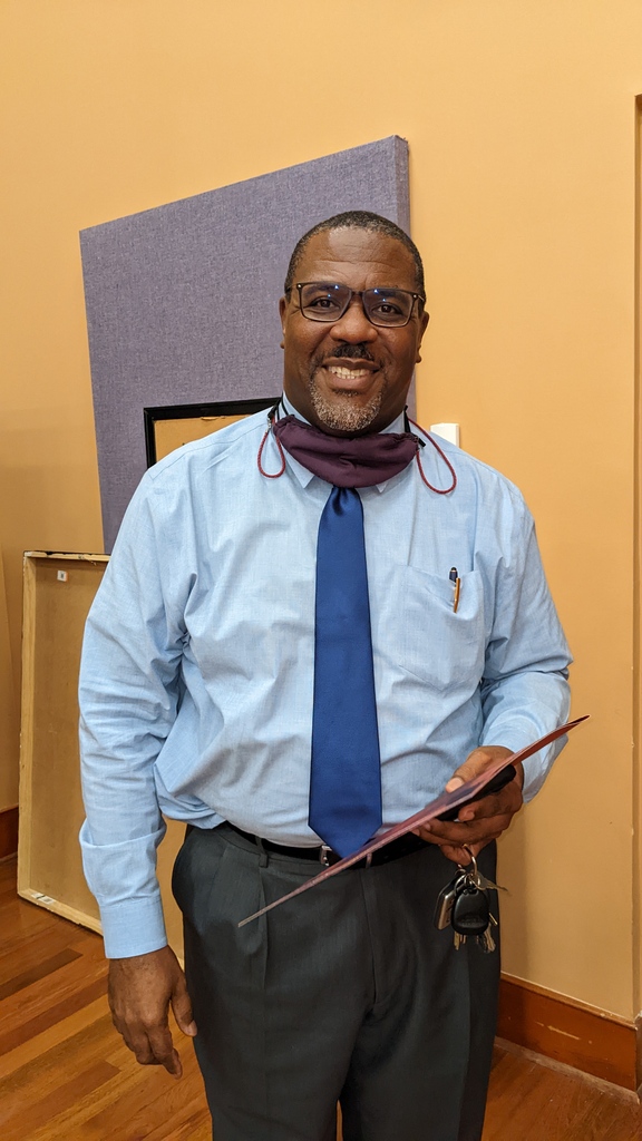 MCGClub's tweet photo. Wishing a very Happy Birthday to Dr. David E. Morrow in his 35th year as the director of the Morehouse College Glee Club.🎂
#MCGCSings #MCGCDoes #WeAreMCGC #WeAreMorehouse #WearingTheBlazerWithPrideSince1911 #BISSO #111YearsStrong https://t.co/dwzRrucCIB