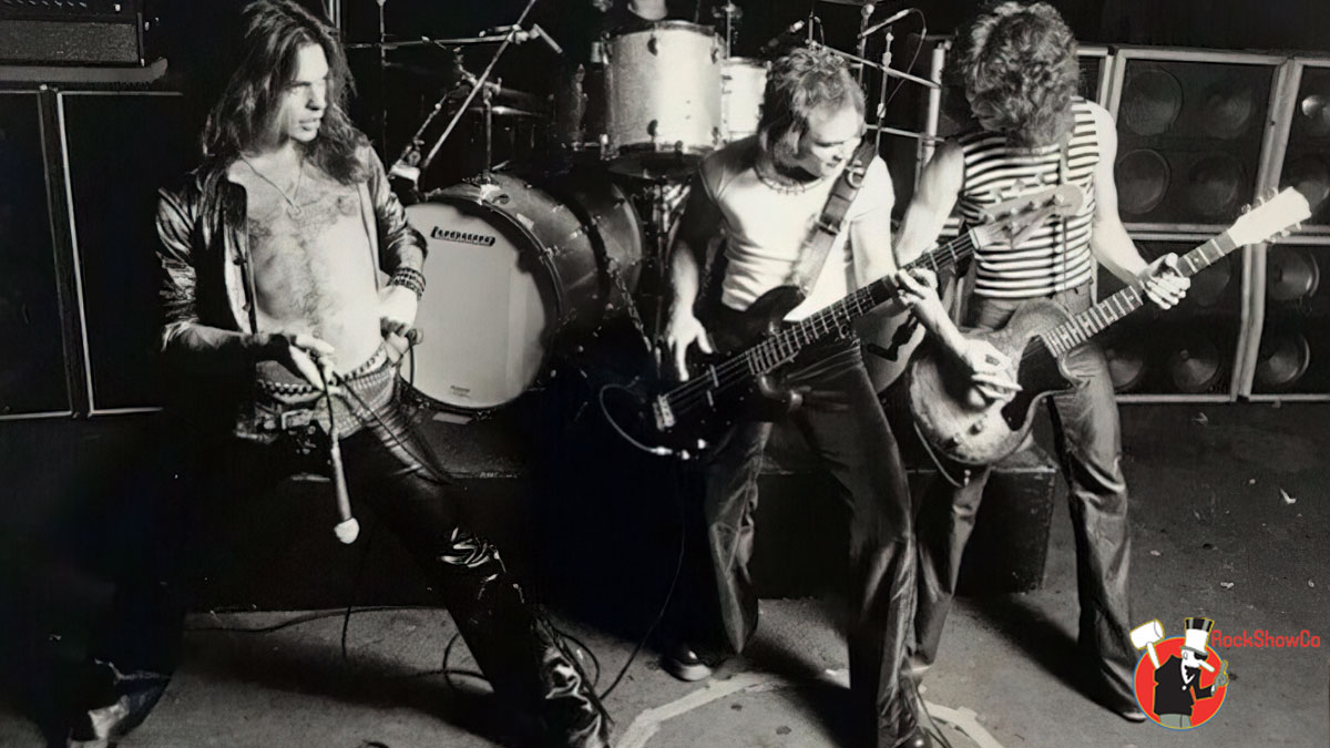 RockShowCo tweet media