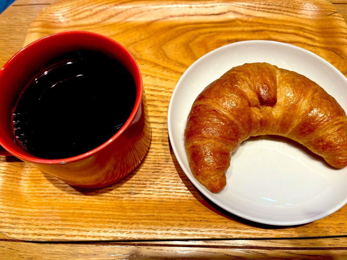 おはよ御座います☀️ 朝ご飯食べて🚅💨乗って🐸です✨