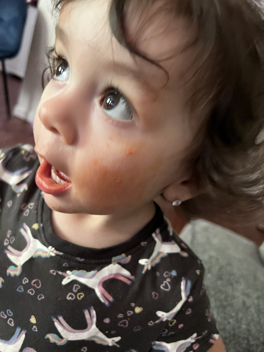 jannyfayray's tweet photo. Orange girl good. Itโs her party, she can be messy. #CheetoFace #BirthdayGirl https://t.co/UnhDRKD0Q2