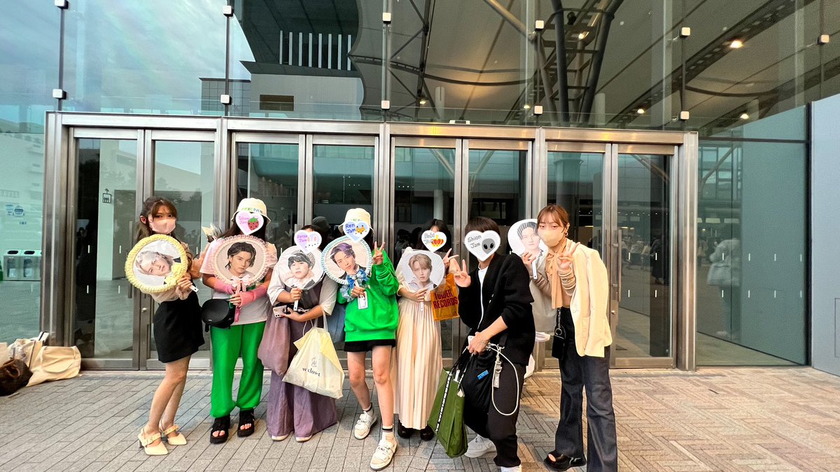 yu_jamini_10's tweet photo. 福岡2日目！言葉に表せれんくらい最っ高に楽しくて幸せでした💖JO1＆JAM最高！
もう既に会いたい🥺

そしてノリバンちゃんにも会えた💛🤎ツーショも撮ってくれて幸せです！！！

#JO1_ARENA_TOUR_0922
#JO1_ARENA_TOUR https://t.co/fCYXsCLnjb