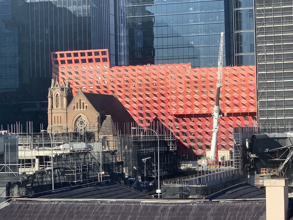 UNE Sydney tweet media