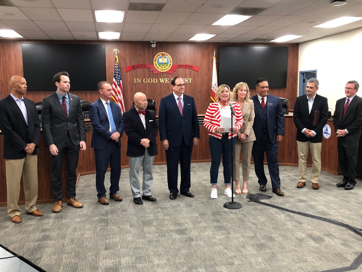 ShawOcbe's tweet photo. I want to thank the panelists and moderator for participating in our OCBE forum on Charter Schools, Walter Meyers, Asm. Kevin Kiley, Lance Izumi, Ricardo Soto, Sen. Gloria Romero &amp; moderator Sen. Bob Huff https://t.co/Emj3AB0iei