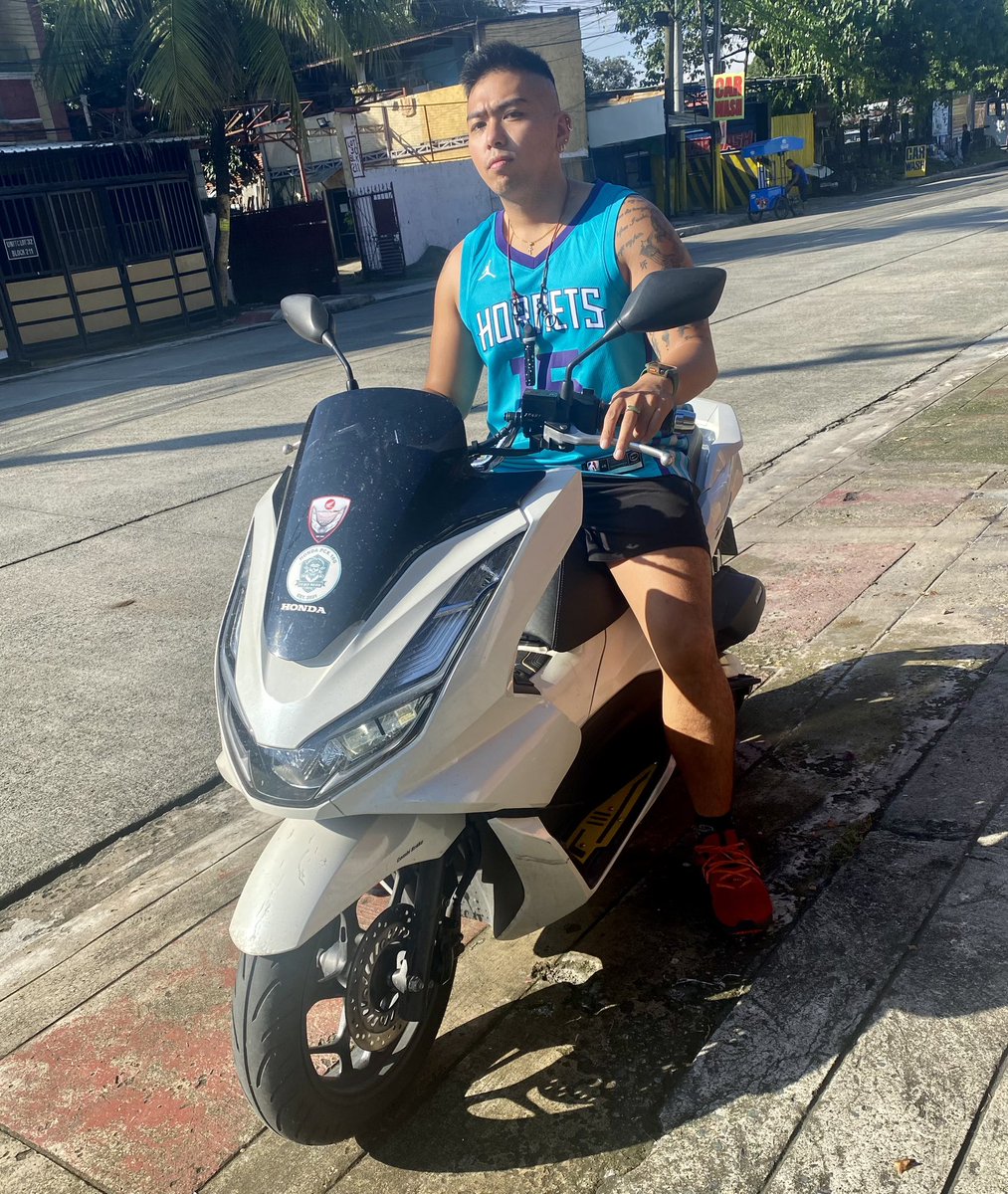 After magpagupit... papwis muna... alog alog ng bola 🏀💦😎

May isung Slut pa para sa Baler papawis bukas ☺️ sino may gusto sumama?

#Alterph #KantotBasketballPlayer #Outdoorfun