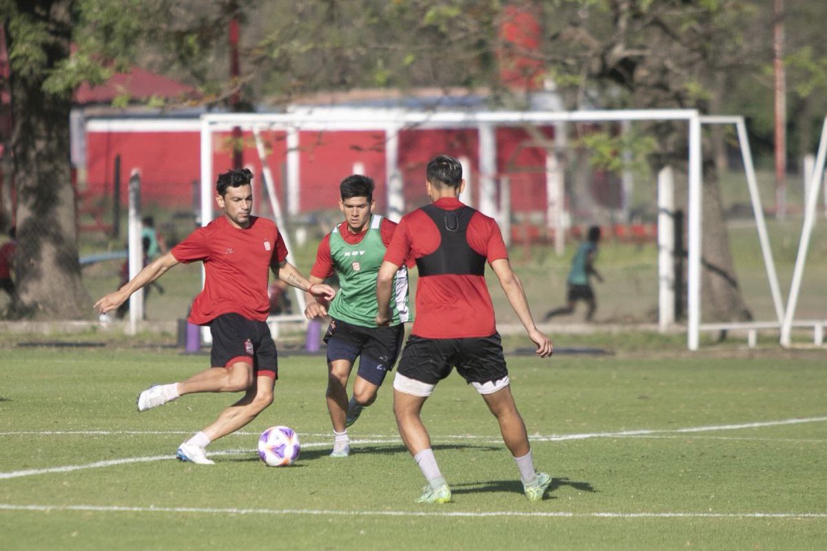 CASMOficial's tweet photo. No se descansa 👊

Cada vez falta menos para volver a nuestra casa 🤩

#VamosCiudadela 🇦🇹 https://t.co/6zEyF9OTTC