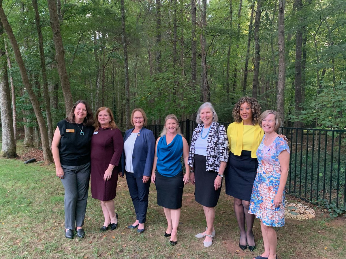 HuntforNC's tweet photo. A wonderful evening in support of Laura Budd for House. 

Second photo featuring: County Commissioner Susan Rodriquez-McDowell, Rep Christy Clark, Rep. Mary Belk, Laura Budd, Rep Becky Carney, Rep Carolyn Logan. https://t.co/QBhQEMWadp