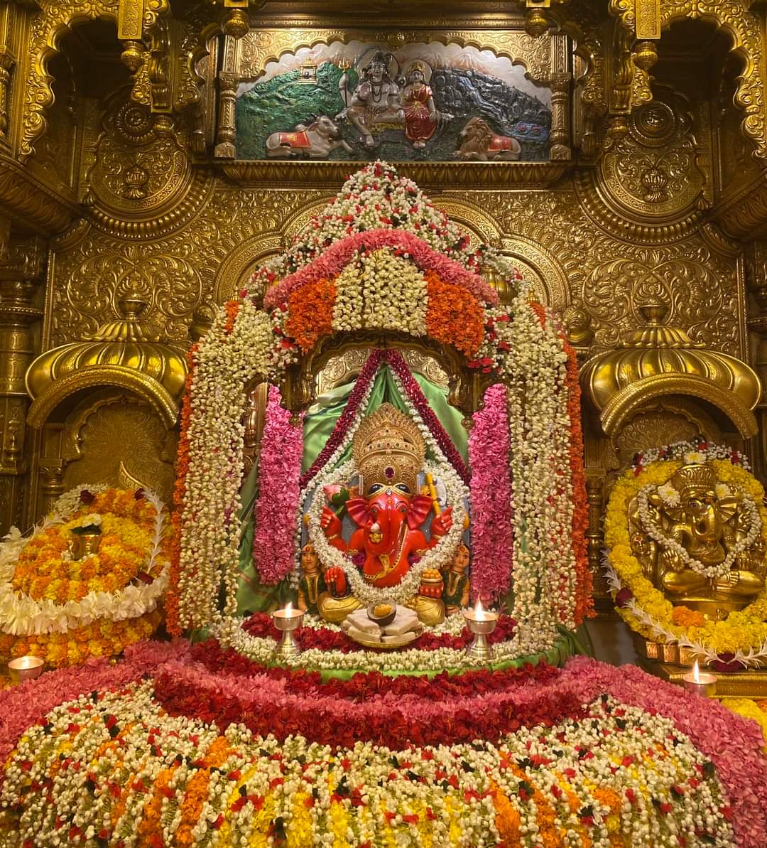 banke_shri's tweet photo. जय श्री सिद्धिविनायक 💛🙏 https://t.co/54mlRSViXd