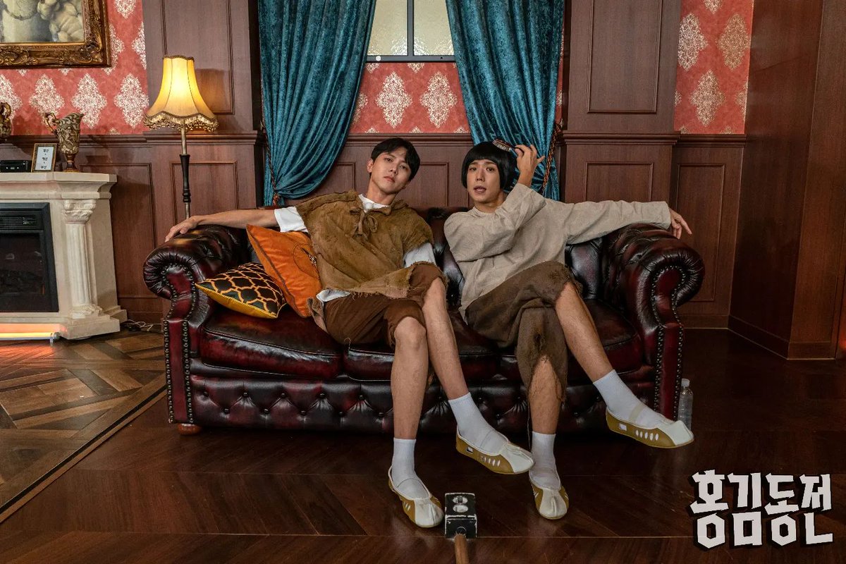 2pmalways's tweet photo. [hk_coin IG]
Why are you so loud at looking cool &amp; cute..?!
Woojae×Wooyoung close-bro chemistry✨

🔥 Every Sunday at 9.20 PM!
👉 Stay Tuned for KBS2 <HK Coin> 

#HK_Coin #WatchRealTime
#KimSuk #HongJinkyung #JoSeho #JooWoojae #JangWooyoung #StayTuned
https://t.co/8499slZFnd https://t.co/h0ZOcYFhB8