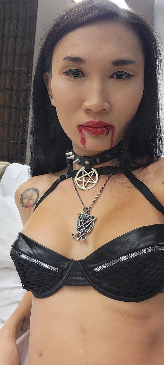 Gothwitchotaku's tweet photo. I got some dummy vampire photos coming soon check out my only fans if you want to see a sexy dommy dommy #onlyfans #goth #egirl #vampire #blood https://t.co/n3n84cHb2P