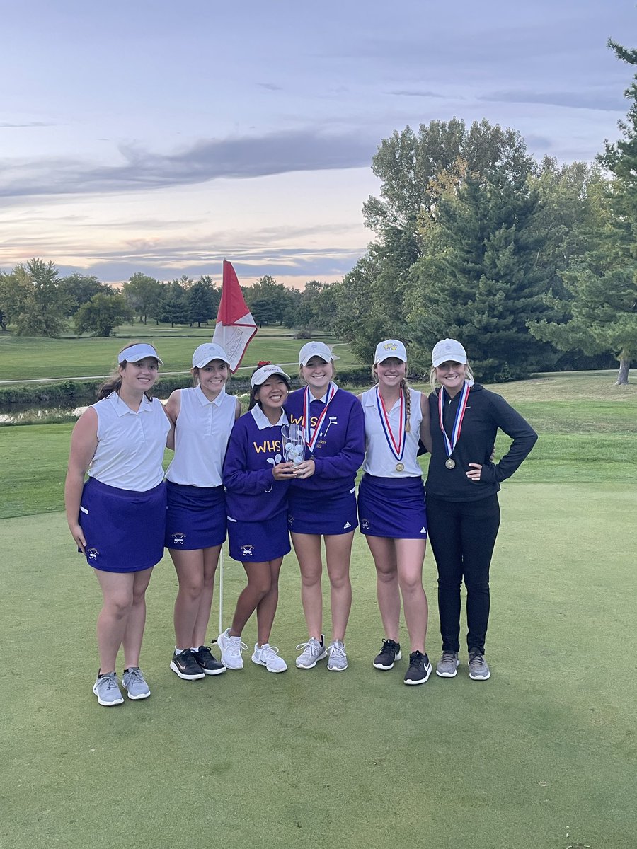 ladybulletgolf's tweet photo. #ladybulletsgolf @sangamoconf Champions! Our team score of 393 was led by Roberts with a 90 (4th), Beard 95 (5th), Weller 97 (6th), Locke 111, Clack 121 and Carrell 136. #bulletpride #embracethemoment https://t.co/bMG7r5zvDJ
