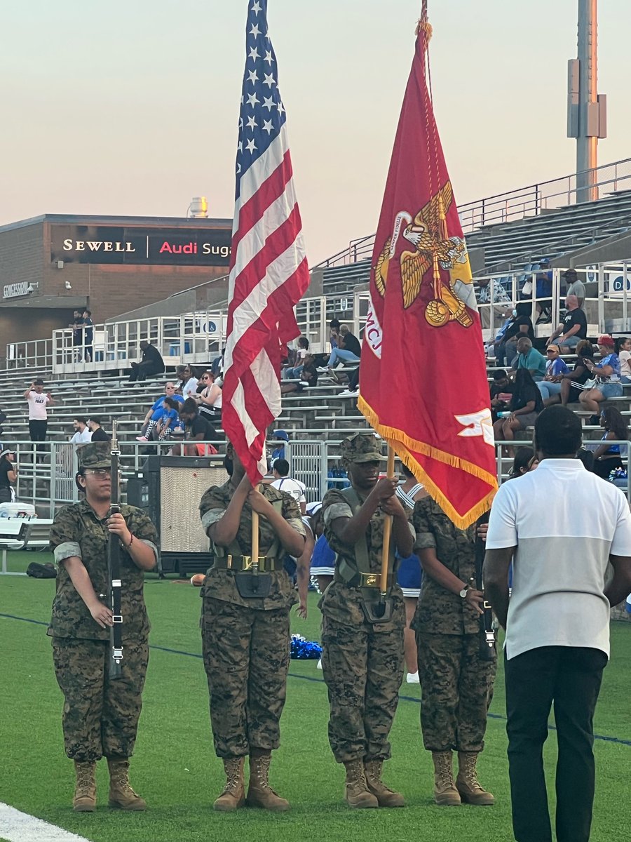 Willowridge_HS's tweet photo. Thursday night lights Willowridge style. #blazeblue #Eaglepride https://t.co/pLORkS6l2G