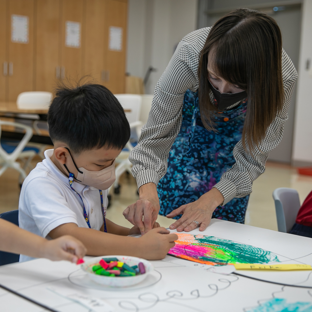 SFS1912's tweet photo. As part of inquiry unit, "Who We Are," the PK4 students learned about the broader community of SFS-how they can participate to transform a space by making a collaborative mural that is now up in the new COVID screening room. We hope that  students feel more at ease in this space. https://t.co/5HcEPnRmY1