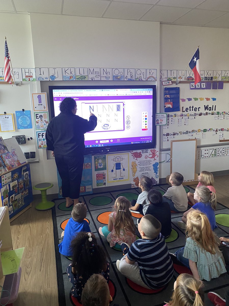 amandajsmith82's tweet photo. #MrsSmithsClass and the letter N for handwriting practice today! #LearningwithoutTears @RoarkEarly @Promethean https://t.co/XkY9AvguKl