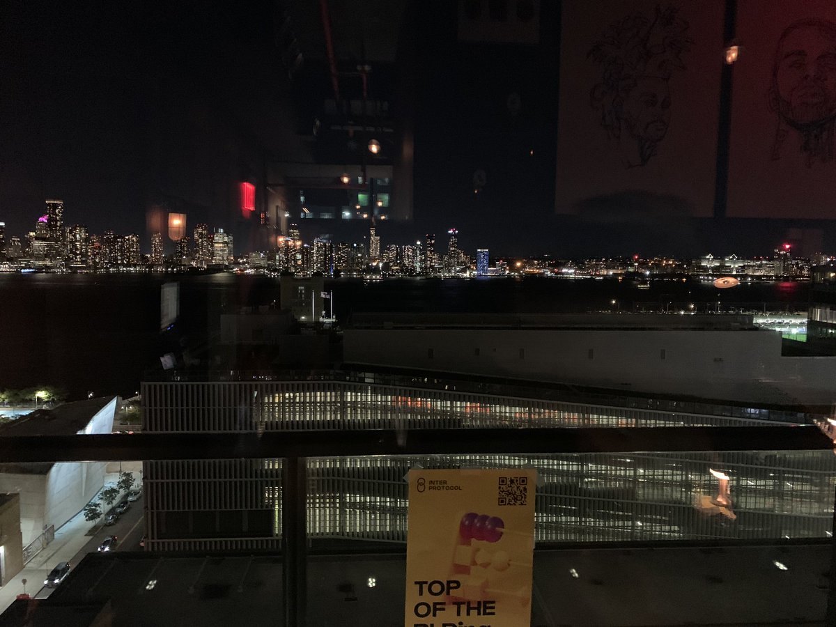 tomclarkpods's tweet photo. Rooftop party NYC #Mainnet2022 #MainnetSCRT https://t.co/PMT1Ndhq4f