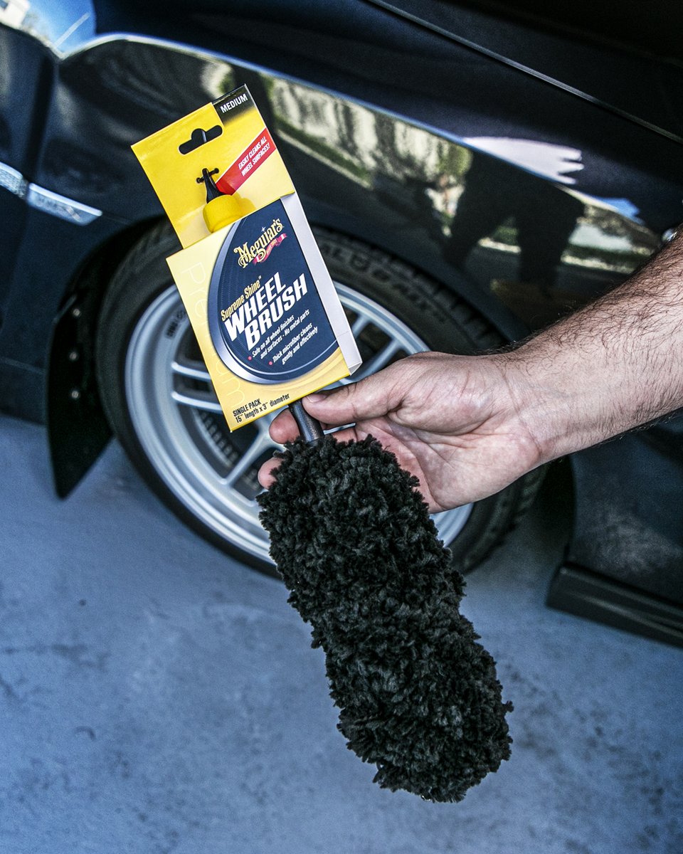 Meguiars's tweet photo. You want the best results? You've got to have premium accessories! 👊
Supreme Shine Wheel Brush! ✨
#detailing #detailingaccessories #wheelbrush #wheelcleaning #wheel #meguiars https://t.co/GycUlV4DYU