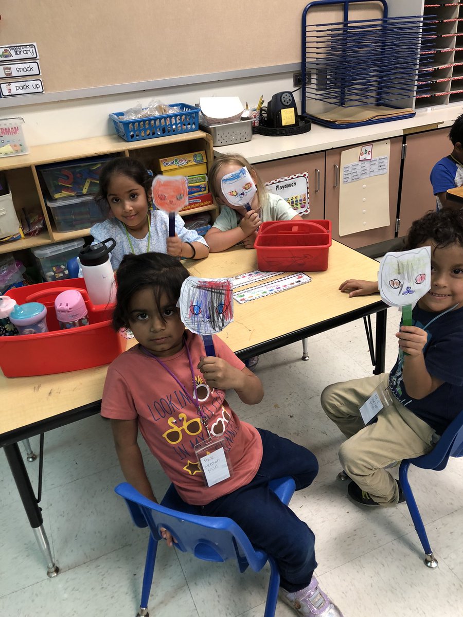 KatieHerman26's tweet photo. We are learning about pets this week. We made a cat or dog puppet! The kiddos had so much fun coloring and deciding which pet to be! 🐱🐶 @Shugart_Sheriff #GISDPreK @ChasityDBass @PNFlores1 @ChavezGISD @tammy2fine https://t.co/vnUETO3RE0