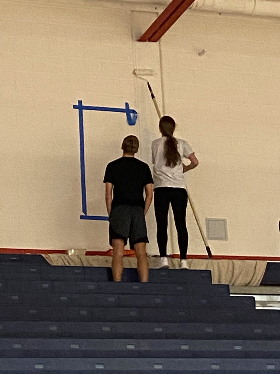 MrsWarrenPHS's tweet photo. New mural at Patriot started this week.  Just in the beginning phase but already looking good!  Thanks to all the kiddos who have come out to help and to Leadership/SCA/Ms Lunsford/Mr Demharter/Mr Qualls/Art Dept./BSA Troop 581 for their support! AS ONE! @PatriotPioneers https://t.co/XNsVezz4B4