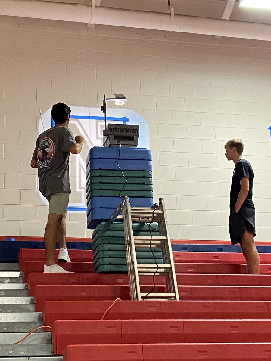 MrsWarrenPHS's tweet photo. New mural at Patriot started this week.  Just in the beginning phase but already looking good!  Thanks to all the kiddos who have come out to help and to Leadership/SCA/Ms Lunsford/Mr Demharter/Mr Qualls/Art Dept./BSA Troop 581 for their support! AS ONE! @PatriotPioneers https://t.co/XNsVezz4B4