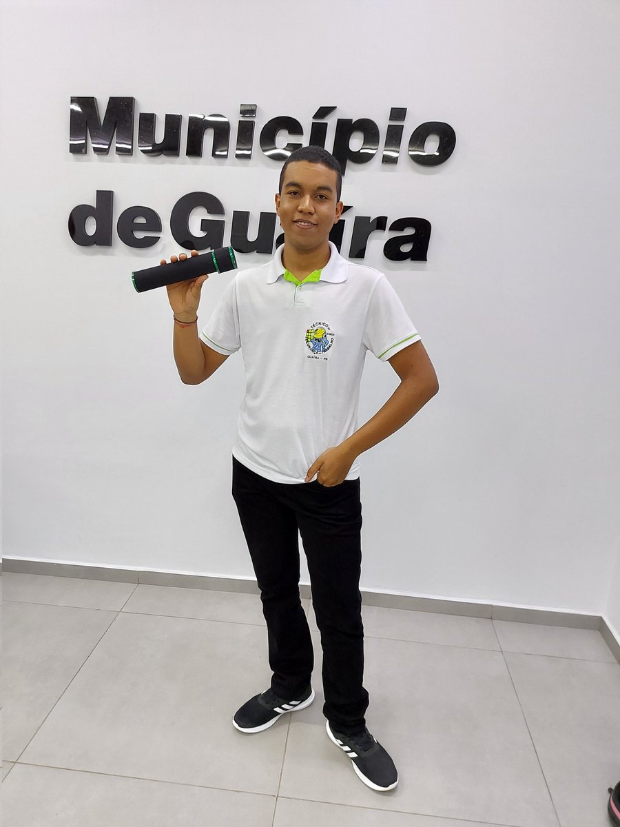 Carlos_Mariano7's tweet photo. Hoje concretizei meu sonho da formatura, e tudo que quero é agradecer muito pelo apoio e força que me deram a nunca desistir dele, hoje estou formado em Técnico de Segurança do Trabalho. 
Enfim... tô formado 👨‍🎓 na IFPR Paraná 🎊🥳 
#formatura #ifpr #Parana #guaira #parabéns https://t.co/PbrFPnp8k5
