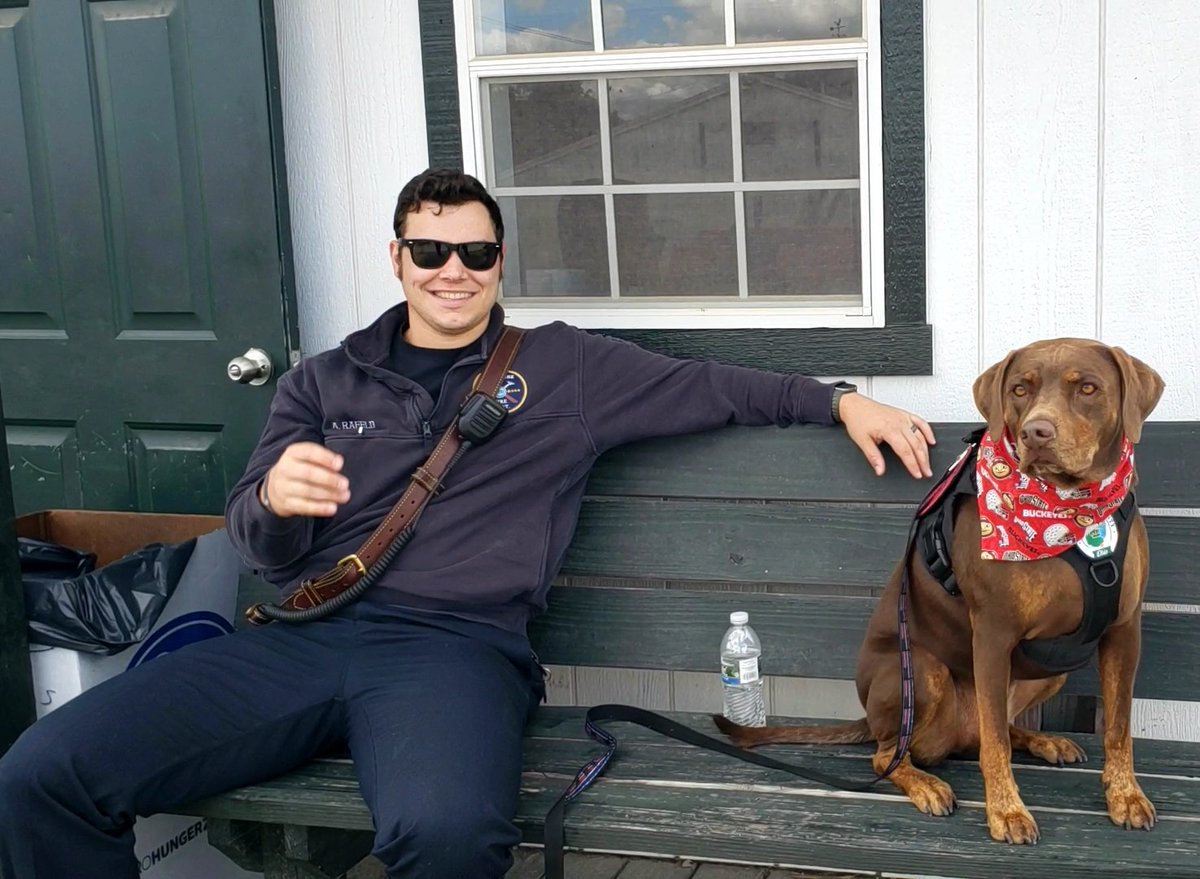 went to da Delaware County Fair to see da Little Brown Jug..lotsa peepul an horsey watchn an also checkn in on my Furst Respondur frens keepn eberyone safez

<a href="/TriTownship/">Tri Township Fire</a> <a href="/DCEMS1/">DCEMS</a> <a href="/DirectorFishel/">Director Jeff Fishel DCEMS</a> @DelawareOhioFD <a href="/DFDLocal606/">City Of Delaware FFs</a> <a href="/JGumbosDelaware/">J. Gumbo's Delaware</a> <a href="/DelCoProud/">DelCoProud ☮️</a> <a href="/DelawareCoOhio/">Delaware County, Ohio</a>