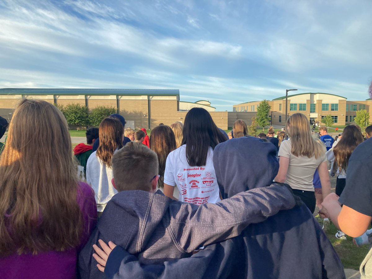 daffheid's tweet photo. It was Horizon’s 7th gr Walk for our Buddies with Down Syndrome. (Aka Jernie’s favorite day of the year😁)  I’m so thankful for #learnbps and the commitment to inclusion.  Photo credit to yearbook staff, Julia 🤩 https://t.co/t3rQj3gUXZ