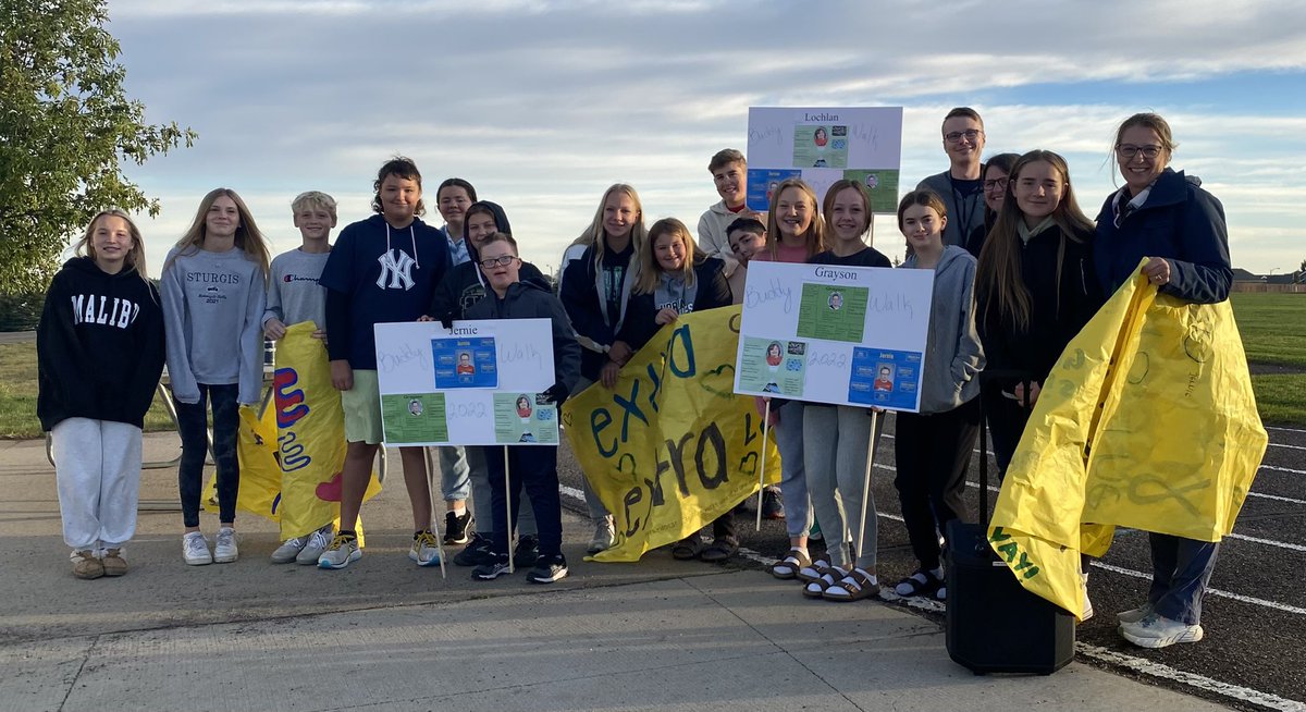 It was Horizon’s 7th gr Walk for our Buddies with Down Syndrome. (Aka Jernie’s favorite day of the year😁)  I’m so thankful for #learnbps and the commitment to inclusion.  Photo credit to yearbook staff, Julia 🤩