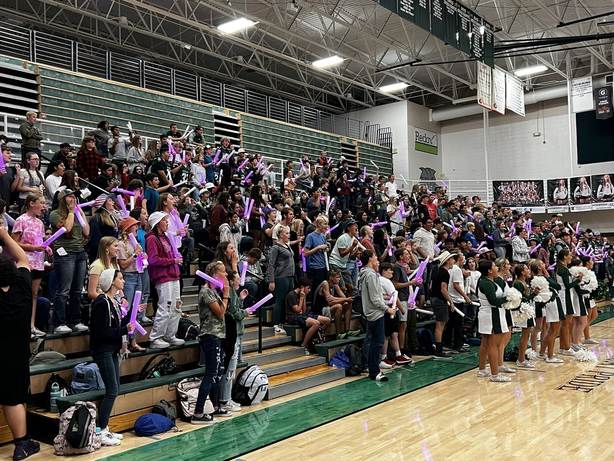 shawnwallace360's tweet photo. Today was a phenomenal day at the Burley Idaho High School! T-Mobile just presented a $50,000 Hometown Grant to the High School towards their eSports program and STEM learning! It was great to have Trevor, Isaac and other T-Mobile members join us today in celebrating the school! https://t.co/P40SJwW3jN
