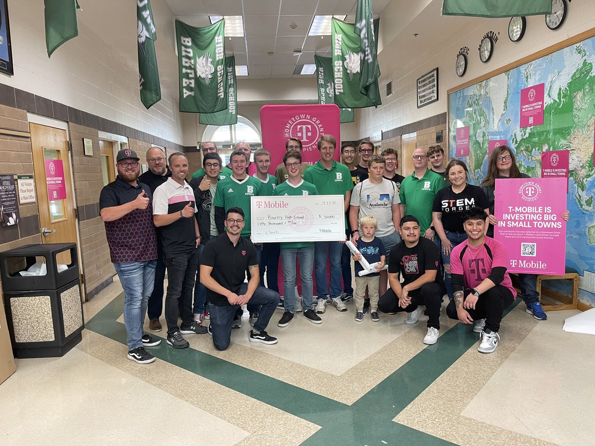 shawnwallace360's tweet photo. Today was a phenomenal day at the Burley Idaho High School! T-Mobile just presented a $50,000 Hometown Grant to the High School towards their eSports program and STEM learning! It was great to have Trevor, Isaac and other T-Mobile members join us today in celebrating the school! https://t.co/P40SJwW3jN