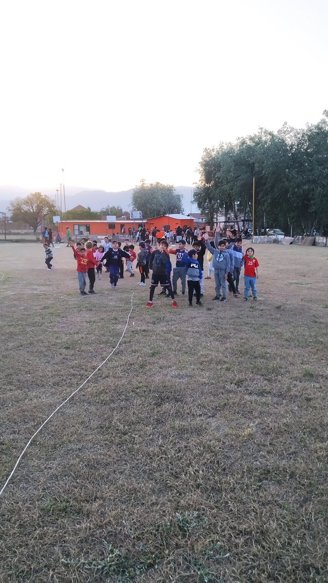 ClubFoxSalta's tweet photo. El pasado lunes llevamos a cabo la tercera Jornada Recreativa e Integradora, con presencia de los niños y niñas de Beisbol, Voley y Basquet del Club 🟠🔵🏟️ https://t.co/GwZGOCubke