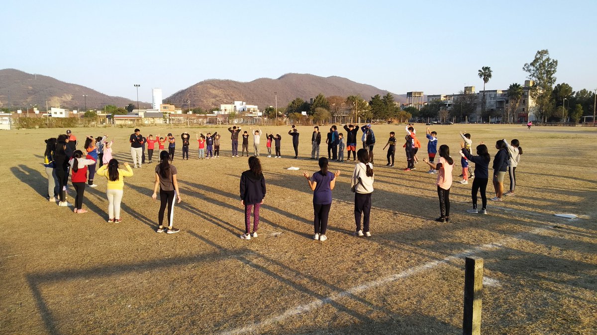 ClubFoxSalta's tweet photo. El pasado lunes llevamos a cabo la tercera Jornada Recreativa e Integradora, con presencia de los niños y niñas de Beisbol, Voley y Basquet del Club 🟠🔵🏟️ https://t.co/GwZGOCubke