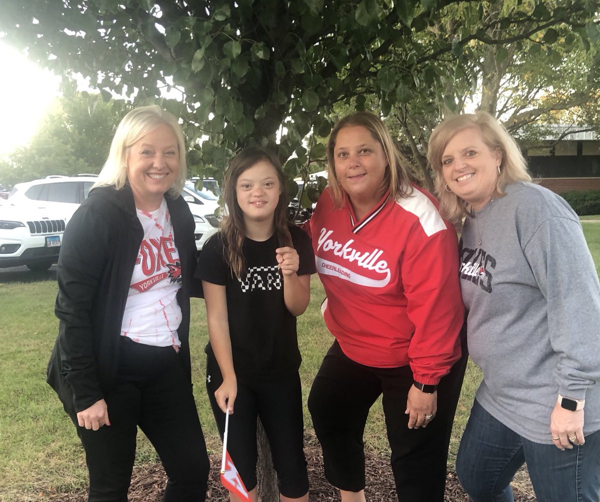 KindFirst108's tweet photo. Our annual homecoming meet up with my former student. So glad we remain in touch and can watch her grow into an amazing young lady. https://t.co/dc0O5xSIKO