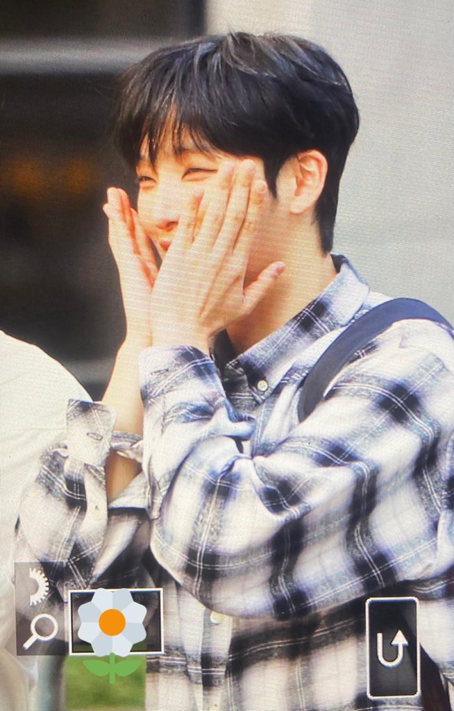 BD96_'s tweet photo. 220923✿뮤뱅 출근 pre
#oneus #원어스 #seoho #서호 #이서호 #ソホ https://t.co/BpCVhePrBc