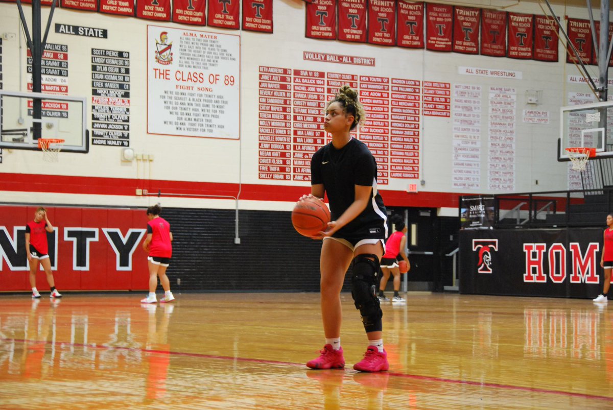 happy and excited to say i was finally FULLY cleared this past Monday to be back on the court! thankful for all the trainers, coaches, teammates and family who supported and helped me back to get where i’m at! #letsgetowork #lastride