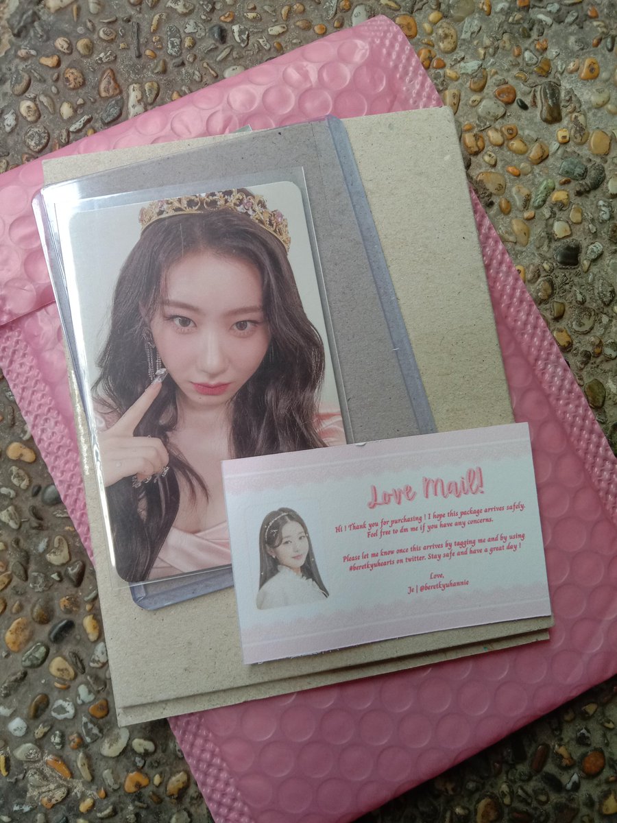 LOVINGSUNGCHAN's tweet photo. — #linyamomints 

Hi po sellernim^^ Chaeryeong poke cheeks is finally here na po! Super duper loved the packing 💗 Very smooth transaction till our next po 🥺 also happy birthday po! 

@beretkyuhannie #beretkyuhearts https://t.co/tb6dWWGGrl
