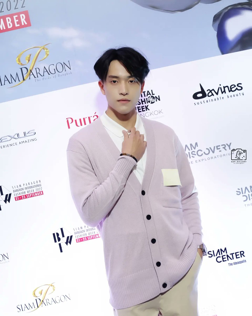 Gap_g_allery's tweet photo. :) ✨
#BIFW2022
#BIFW2022xAtime26
#GapNarongkorn
#GapsNeighbour https://t.co/BLeYx0CVT0