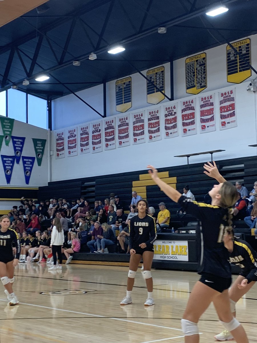 CLLionActivity's tweet image. The 9th and JV @ClearLake_VBall Lions got the night started with wins over CGD. Varsity is up now! #CLLionPride #passsetkill