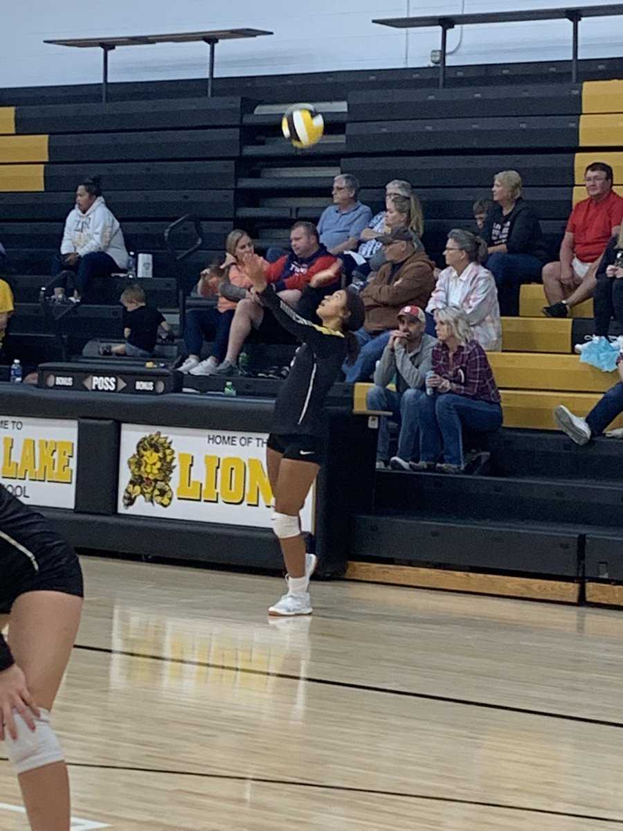 CLLionActivity's tweet image. The 9th and JV @ClearLake_VBall Lions got the night started with wins over CGD. Varsity is up now! #CLLionPride #passsetkill