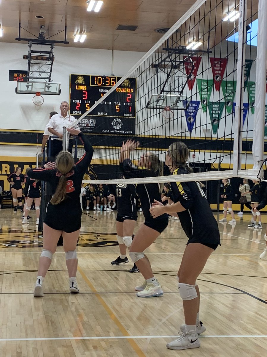 CLLionActivity's tweet image. The 9th and JV @ClearLake_VBall Lions got the night started with wins over CGD. Varsity is up now! #CLLionPride #passsetkill