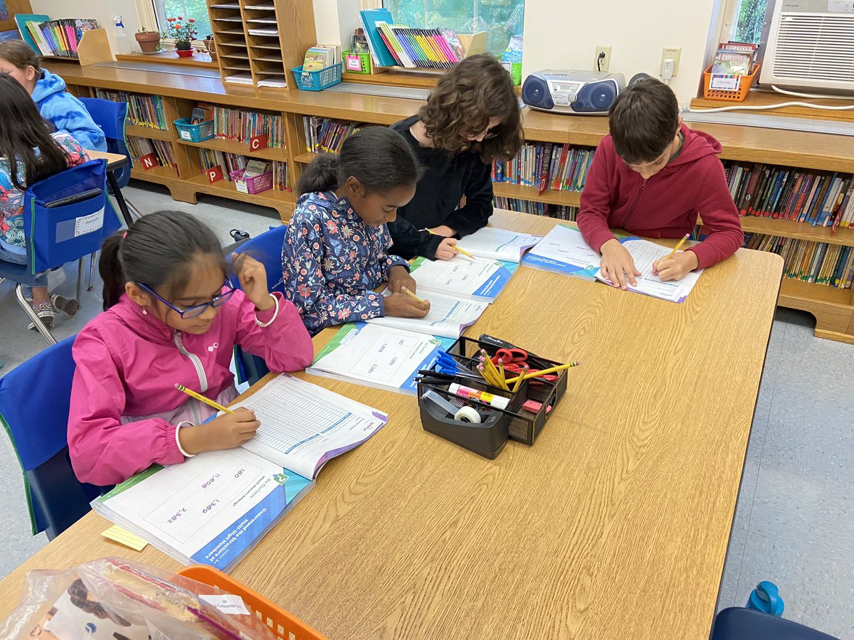 MsKnez's tweet photo. Today’s math Ignite activity, “Fewest Coins,” sparked interesting conversations about identifying patterns! #foxmeadowpride @ScarsdaleMathK5 https://t.co/aGCYhluycZ