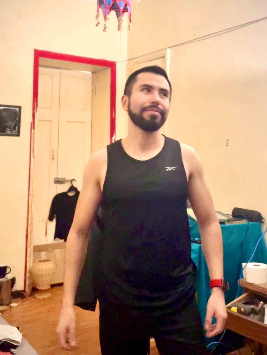 Charliecerd's tweet photo. Recuperando lo perdido, esta semana un par de kilos arriba ⬆️ 👆🏼💪🏼 https://t.co/nYeoOYkdn1