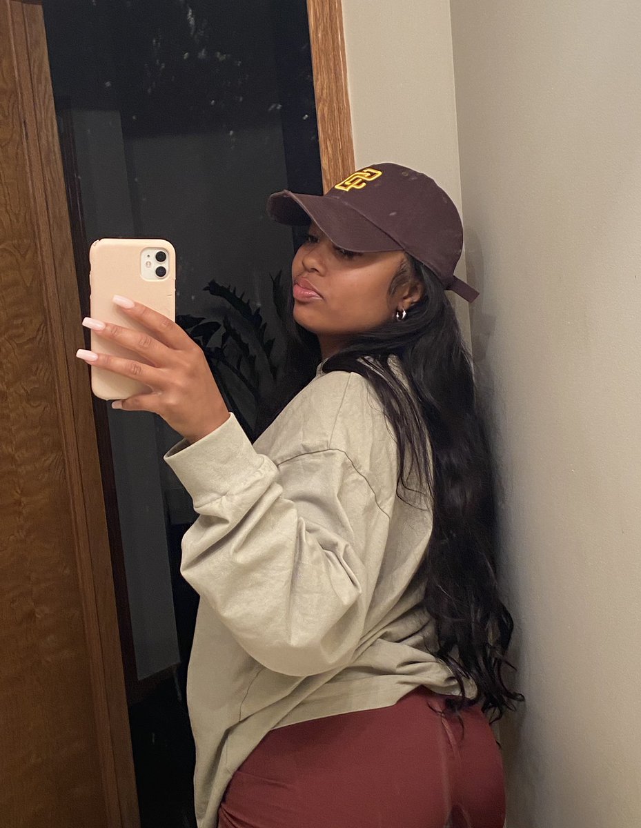 Kheumani ️ on Twitter "bUmmy."