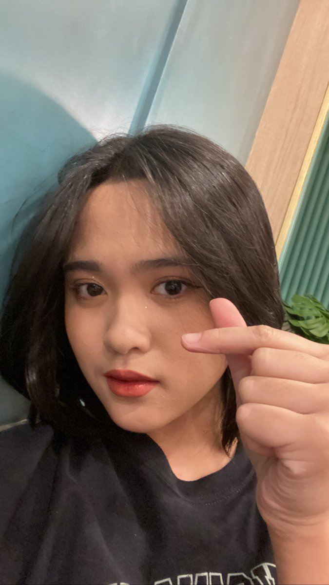 pratiwi9806's tweet photo. Cintanya aku selamat pagi 🤗 sarapannya jgn lupa pake sayur ya cinta 😉 #Adel #dedel #jkt48 https://t.co/yHIay8MS9s